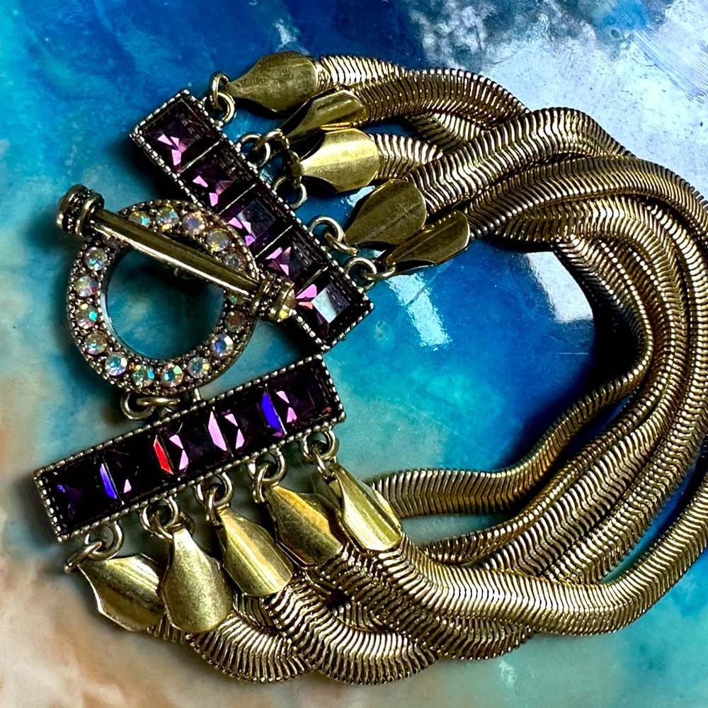 Gorgeous 7.5" Heidi Daus Crystal Statement Bracelet in Purple Amethyst and Gold - Picture 4 of 16